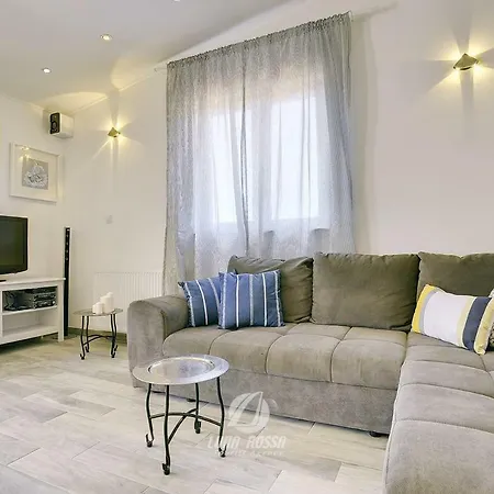 Emily Holiday home *