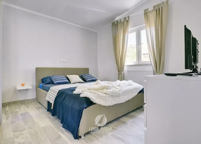 Semesterbostad Emily *